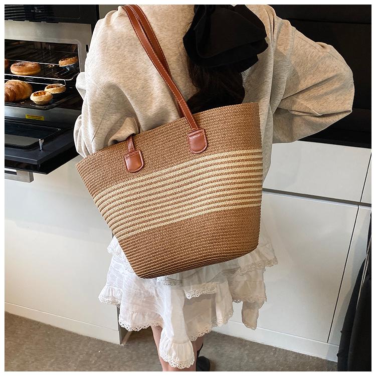 New Straw Bag Women's Summer Handbag Seaside Tote Bag Large Capacity Woven Shoulder Bag Premium Bucket Bag