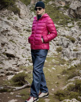 Mode weibliche kalte Jacke Frauen Winter leichte weiße Entendaunenjacke schlanke Pufferjacke tragbare winddichte Daunenjacke