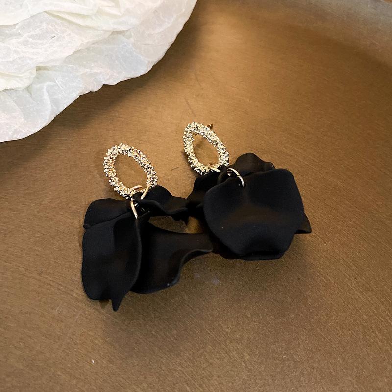 Black retro flower butterfly earrings temperament high-end stud earrings fashion niche versatile light luxury earrings