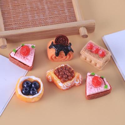 DIY Miniatur-Lebensmittel-Spielset: Kuchenornamente und Brötchen aus Kunstharz