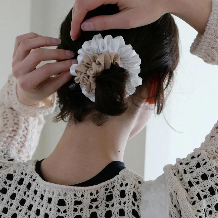 Floral Satin Jacquard Scrunchie_Small_Beige