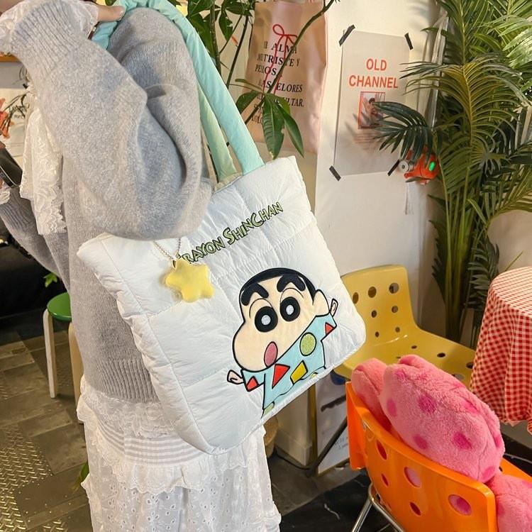 Crayon Shinchan Nylon-Tragetasche mit Buchstaben-Design für den täglichen Gebrauch
