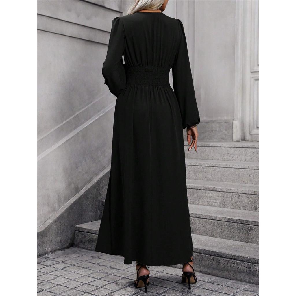 Ayollar uchun bir xil rangli fonarli yengli V-kesimli yuqori yirtigli elegant ko'ylak