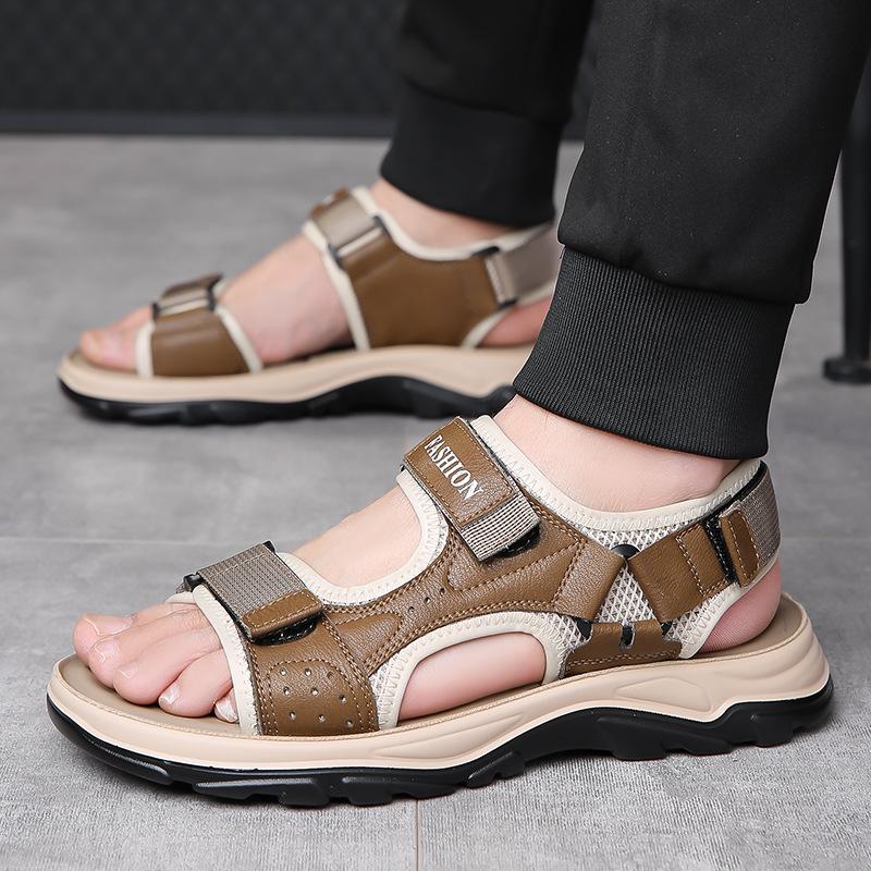 Fashion 2024 Summer Fashion Breathable Sports Men's Sandals Designer New Solid Color Soft Sole Retro Flat Base Male Shoes