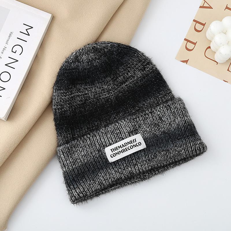 

Вязаная теплая шапка женская осенне-зимняя модная с градиентным цветом, подчеркивающая лицо, маленькая шапка-пуловер с защитой ушей, велосипедная шерстяная шапка cold protection, warm and elastic