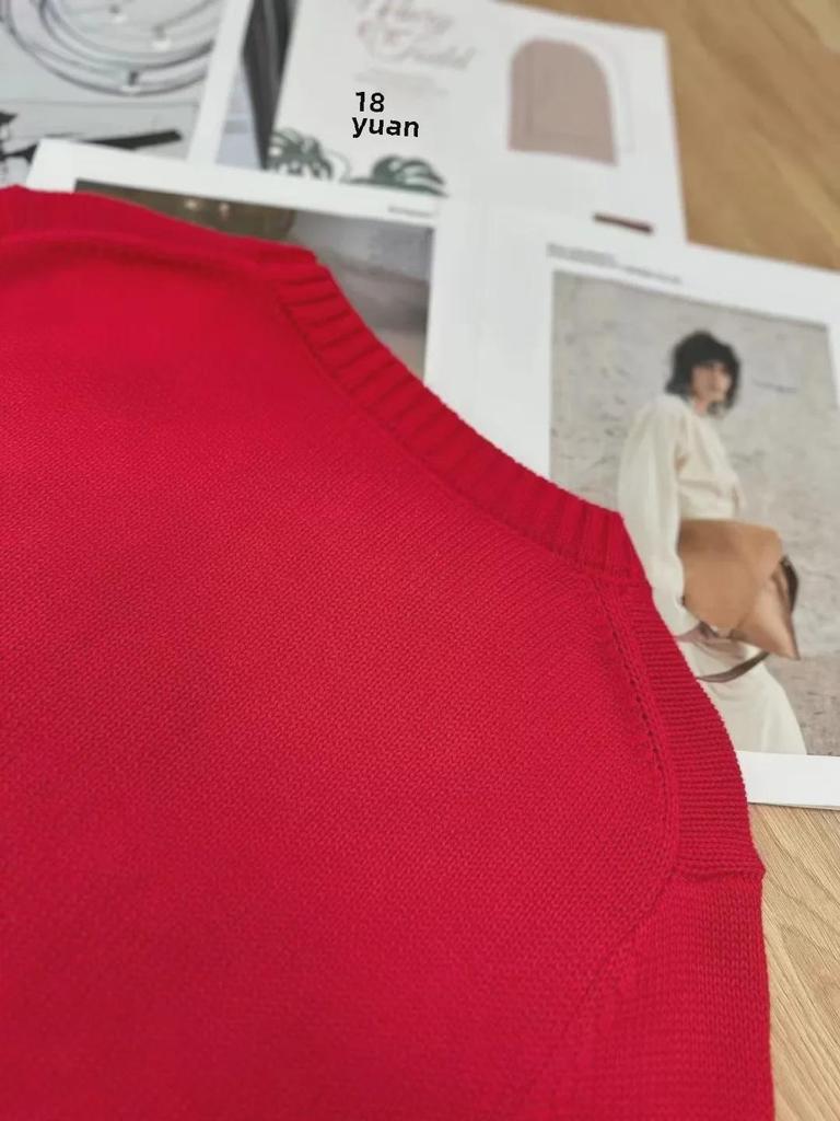 R's Klassiska Retro Röd Björn Tröja för Kvinnor – Festlig och Trendig