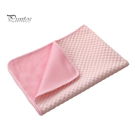 

Самоохлаждающийся ледяной коврик для домашних животных. Мягкий моющийся коврик для собак с 3D-массажными выступами. Легко чистится, устойчив к царапинам. Летнее охлаждающее одеяло для больших собак. S