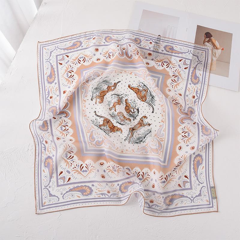 New silk georgette silk scarf women s French thin fashion shawl silk scarf versatile high-end light luxury square scarf 67*67 гепард