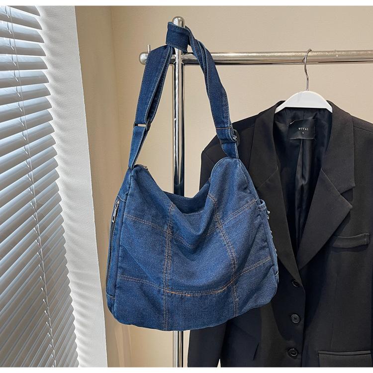 

2025 new cross-body bag versatile large-capacity shoulder bag women s Korean version of the new simple denim tote bag темно-синий