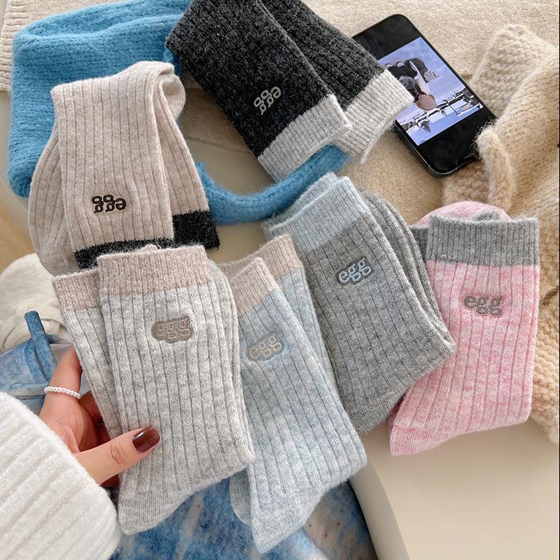 Season Socks Color Matching Medium Tube Socks Fleece Thickened Warm Wool Socks Embroidered Letters Retro Stacking Socks Women