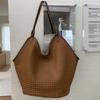 Niche woven bucket bag women's autumn large-capacity casual high-value commuting shoulder armpit bag