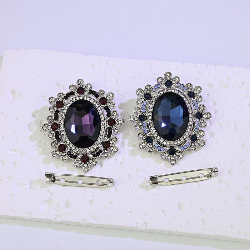 Exquisite Retro Flower Brooch & Scarf Buckle for Women