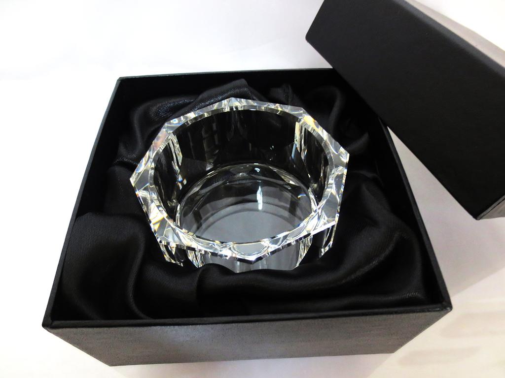 Memorial Kobo Hibiki Modern Buddhist Altar Set, 5-Piece Set with Non-Tarnishing Crystal, Incense Burner, Flower Vase, Candle Holder, Water Pot, and