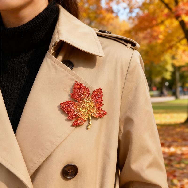 Red Green Color Maple Leaves Full Crystal Rhinestone Brooch Pins Party Wedding Girl Friend Christmas Gifts