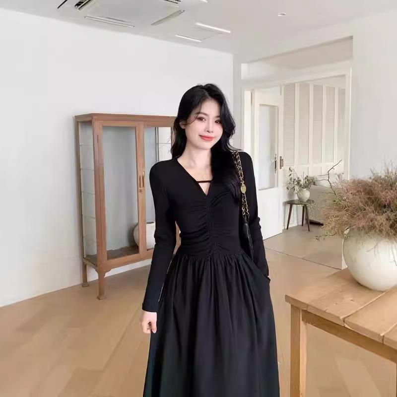 Plus Size Early Autumn High Waist V-Neck Black A-Line Dress - Korean Hepburn Style