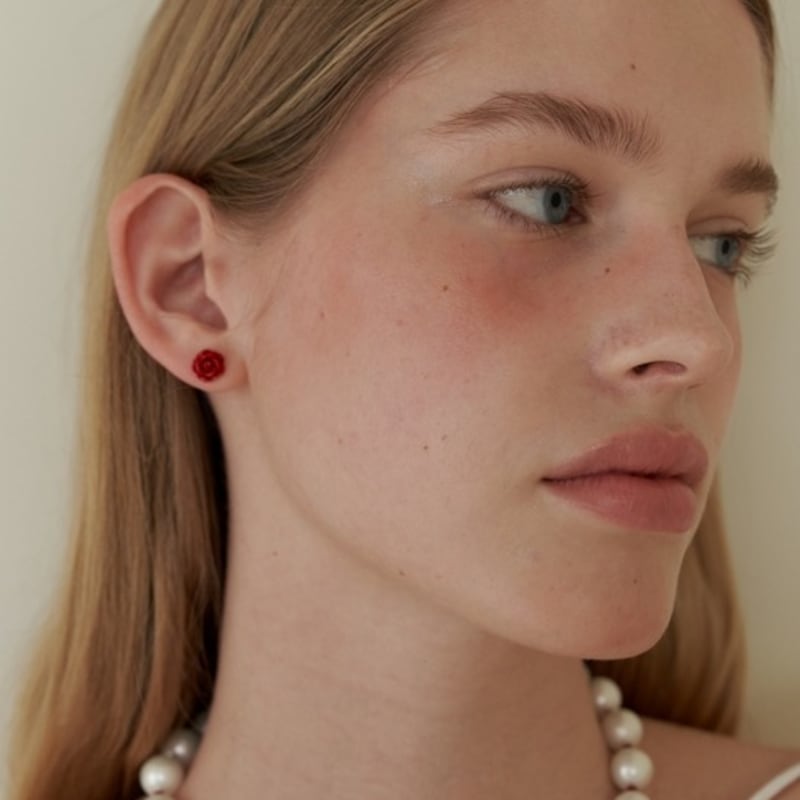 LOVE ME MONSTER Hawlite Re Earrings