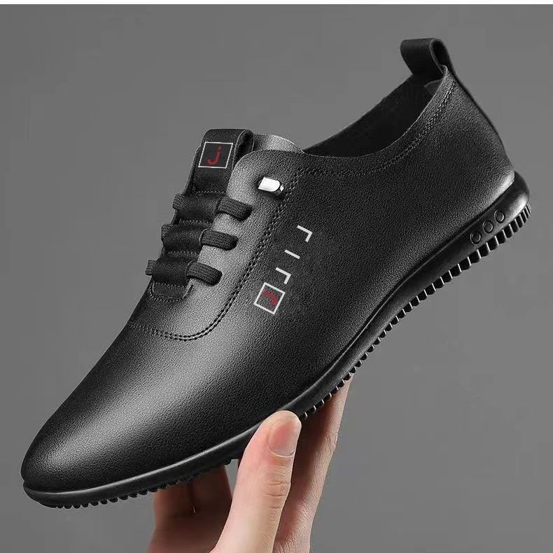 Men's Casual Leather Shoes Are Fashionable and Simple with One Foot, Small White Shoes, Driving Shoes, Light and Comfortable Men's Shoes