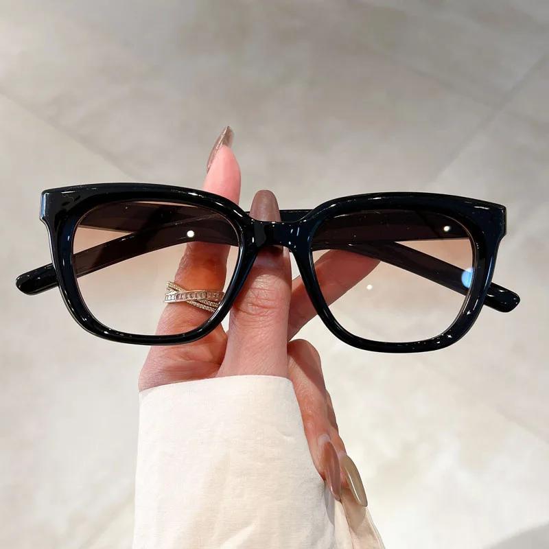 Vintage Square Sunglasses Women For Men Fashion Luxury Brand Designer Sun Glasses Trending Rivet Star Punk Gradient Shades Uv400