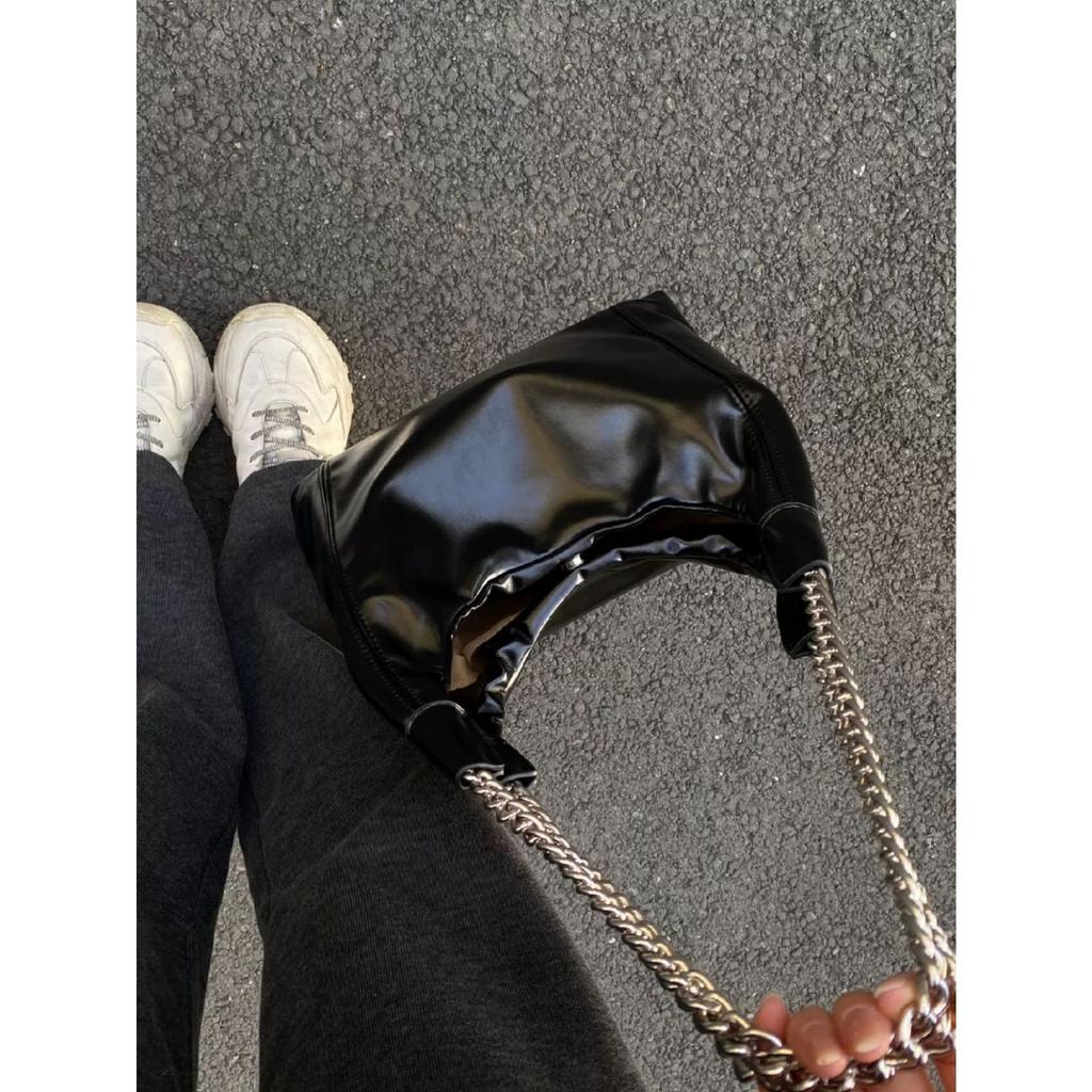 Niche Sweet and Cool Babes Soft Leather Chain New Large-capacity Commuting Shoulder Underarm Bag Women