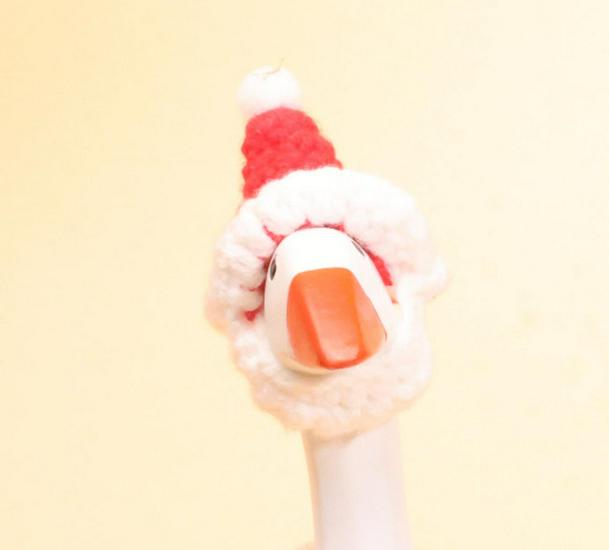 Valentine's Pearl Desktop Goose Set with Mini Knitted Hat & Adjustable Wings Clothing