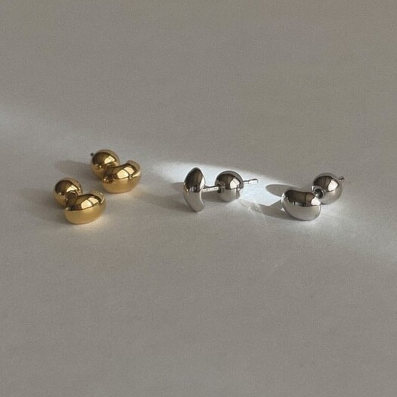 THE BORING Soy Bean Gold Earrings