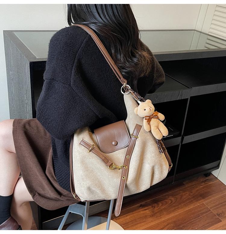 2025 Retro Matte Large Capacity Women's Backpack: Autumn/Winter Crossbody & Shoulder Bag for Work & Commute