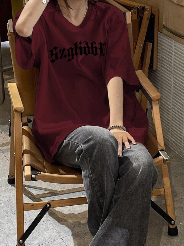 Vínově červené dámské tričko s krátkým rukávem ve větší velikosti - Volné, Trendy americký design