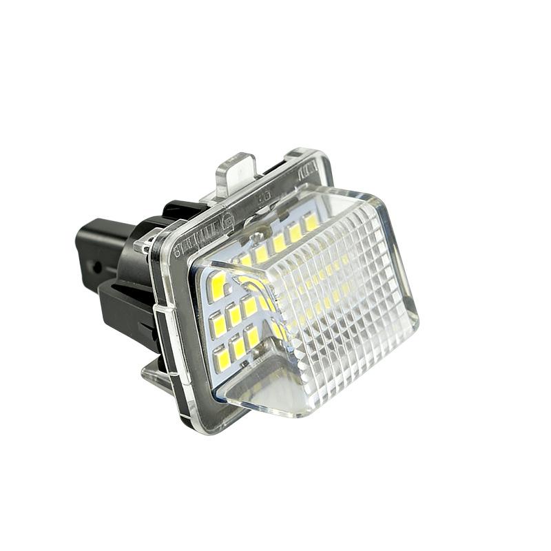 A2218200856: Kompatible Mercedes LED Kennzeichenleuchte für W204, W204 5D, W212, W216, W221.