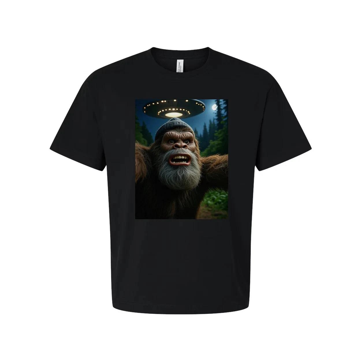 Bigfoot Sasquatch Selfie With Alien UFO Unisex T Shirt XL