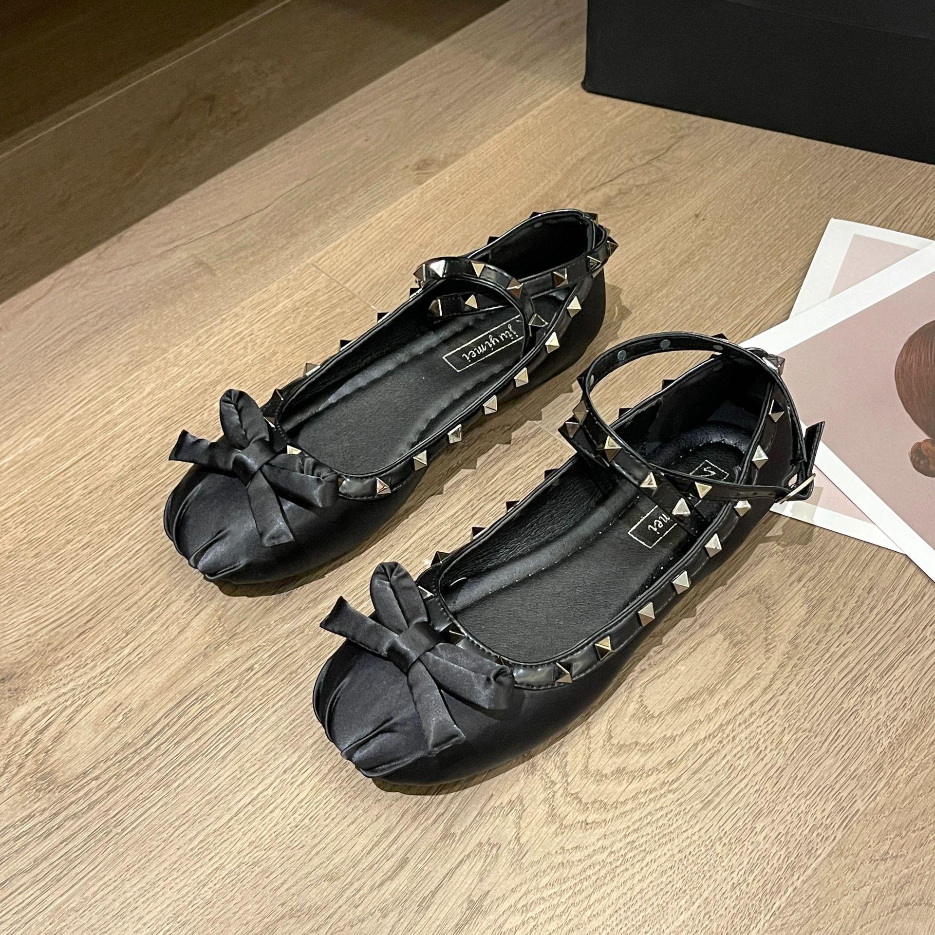 

Розовый бант мягкая подошва заклепки Мэри Джейн одинарные туфли женская обувь 2025 новый летний плоская подошва ретро вечерние туфли 40 чёрный