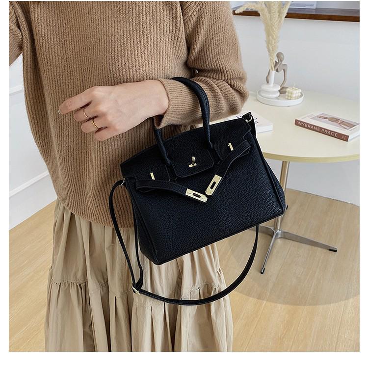 Large Kelly Bag: Retro European-American Light Luxury Women's Crossbody Handbag