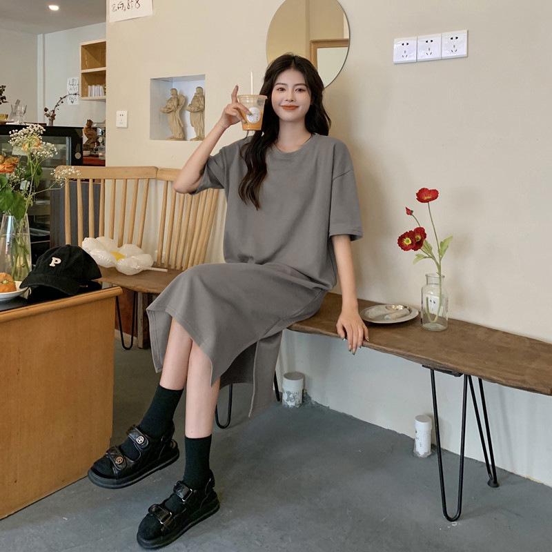 Plus Size Women's Summer Slit Dress - Loose Fit, Crew Neck, Solid Color, Mid-Length, Short Sleeve Over-Knee T-Shirt Dress.