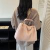 Autumn and winter fashionable versatile women's bags, hand-held fluffy bags, large-capacity shoulder bags, fluffy bags for women