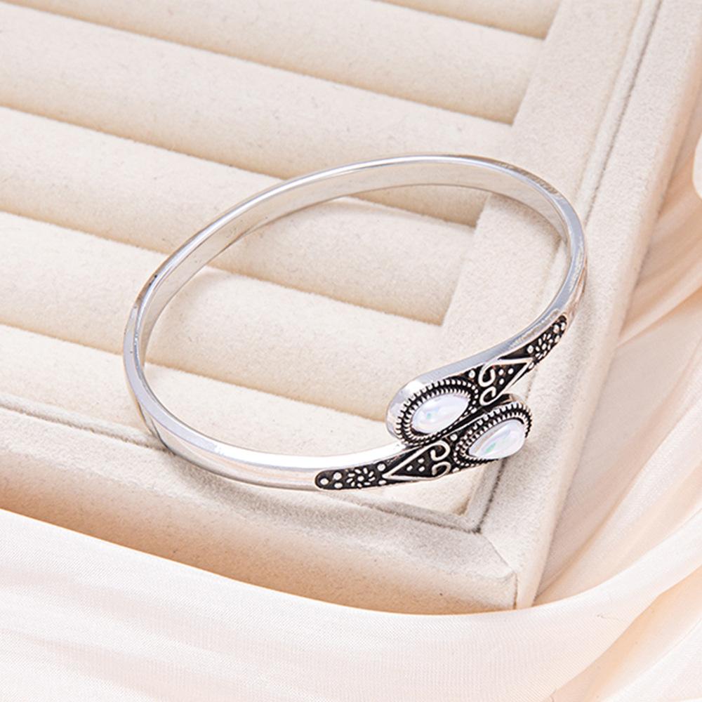 Inlaid imitation green agate retro adjustable opening bracelet alloy couple bracelet белый