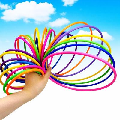 Ensemble de 20 anneaux de lancer en plastique pour enfants - Jeu de carnaval - Cibles circulaires - Jouet éducatif et stimulant pour le développement intellectuel des enfants