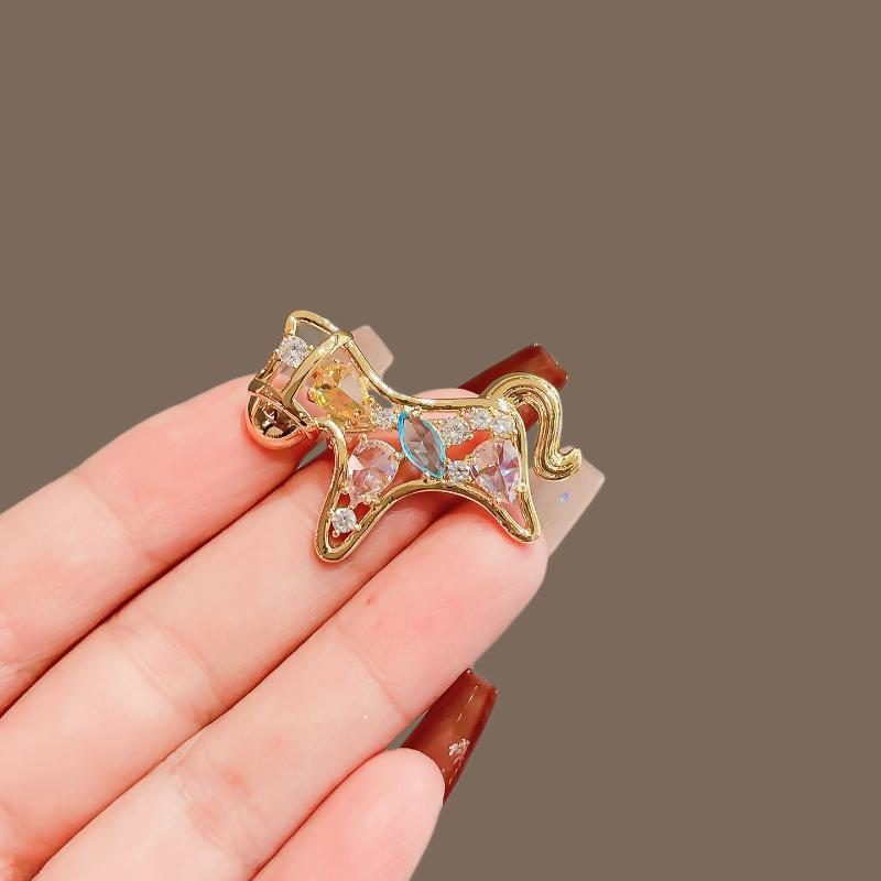 1Pcs Kids Lovely Beautiful Horse Party Casual Broochs Colorful Horse Brooch Pin For Women  Accessory  Year Gift