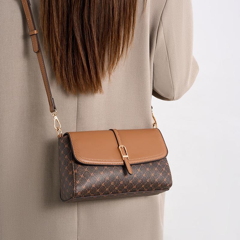 New 2025 new simple messenger bag women's contrasting colors trendy versatile small square bag women's shoulder bag women's mother bag