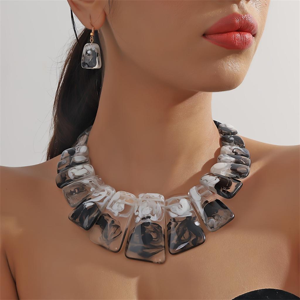 Clavicle Chain Necklace and Drop Earrings Set Distinctive Necklace and Earrings Set for Women Who Love Vintage Charm