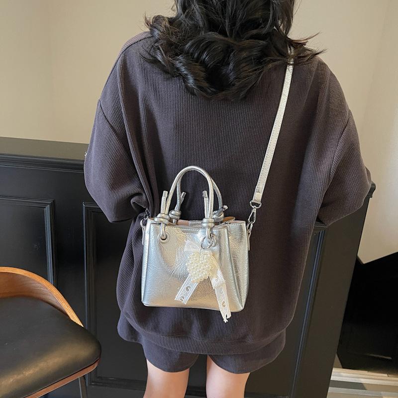 New Portable Bucket Bag Women's Casual Versatile Shoulder Messenger Bag