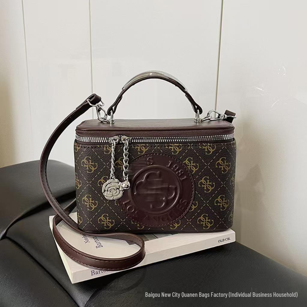 

Trendy Women s Letter Print Crossbody Handbag: Versatile for Shoulder or Crossbody Wear кофейный