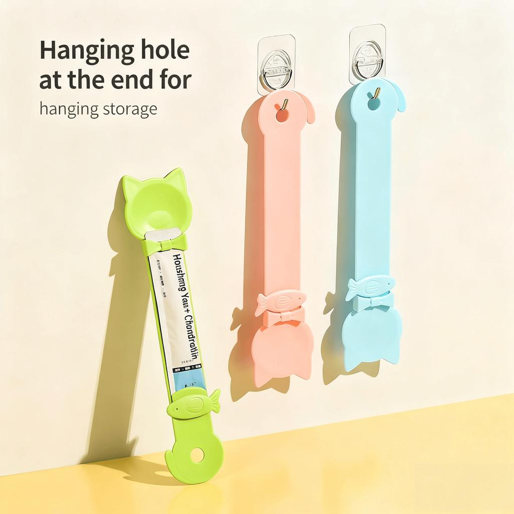 New cat food squeezer spoon for cat food; meat paste squeezer pet feeding spoon for cats supplies