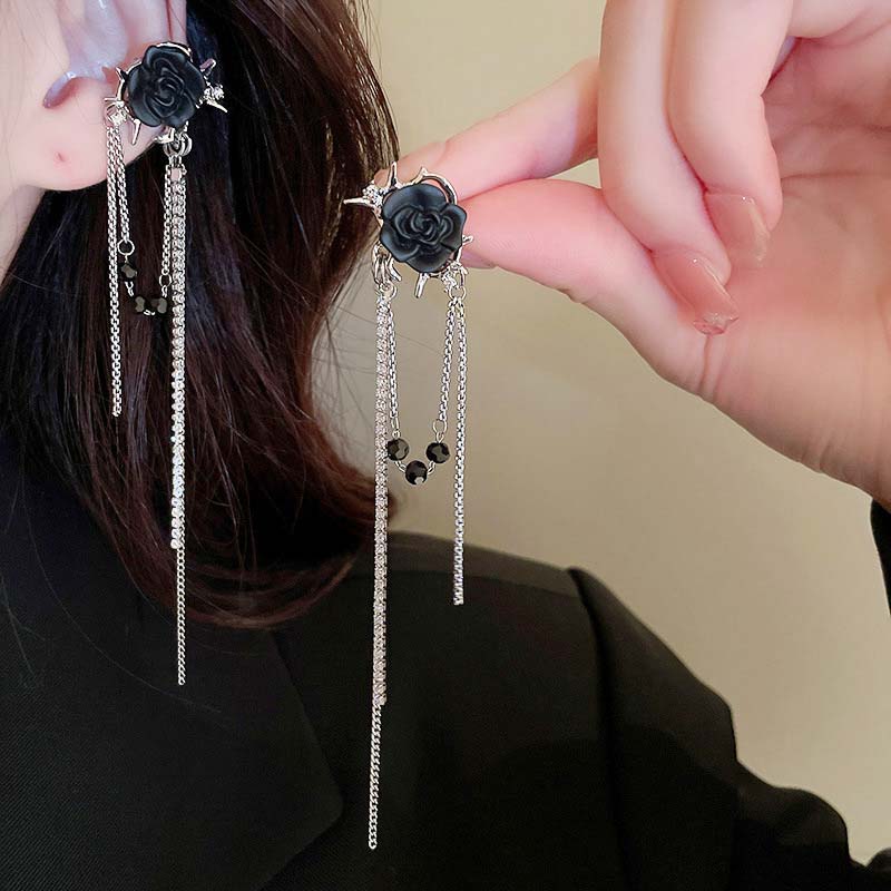 2026 Fashion Black Flower Long Tassel Clip Earrings for Women Punk Goth Without Piercing Zircon Ear Cuff Aesthetic Y2K Zircon