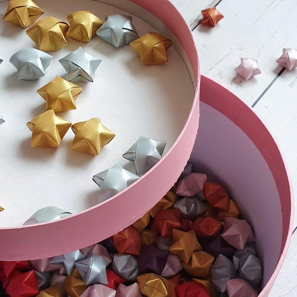 uxcell finished origami lucky star set star perfect for or as a gift for a female friend 300-piece - wish-granting - Christmas, parties, weddings,