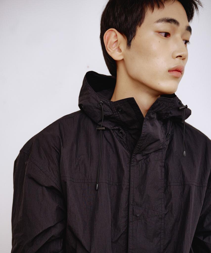 Kalapatthar Nylon Ripstop Light Weight Shell Short-Jacket - Black