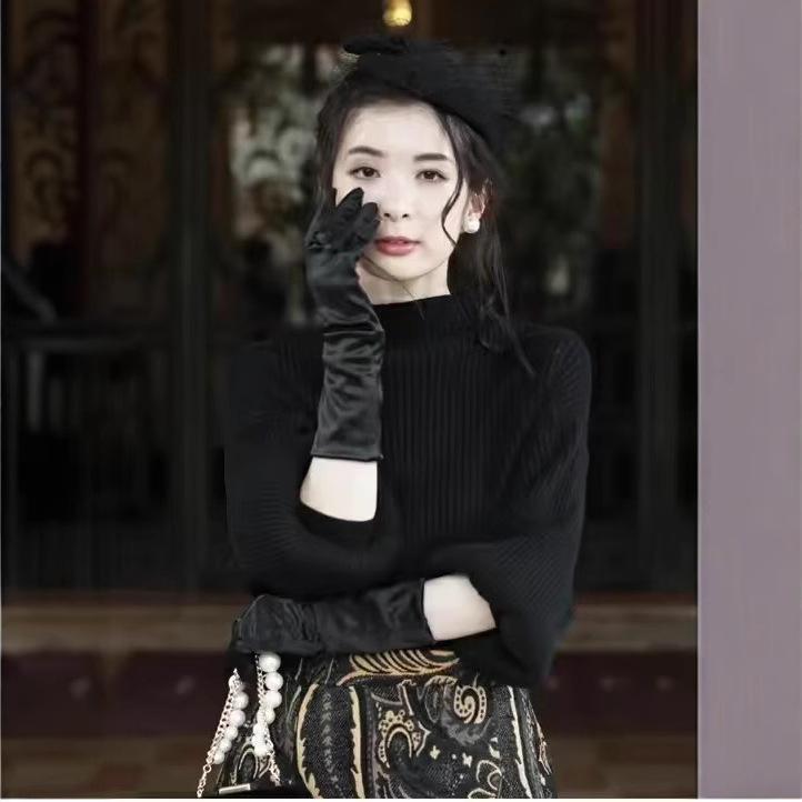 Chic Slim-Fit Semi-High Neck Long-Sleeve Thick Knit Top for Women - Perfect Early Autumn Base Layer