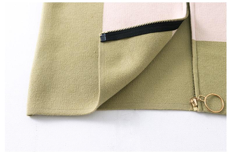 Mom's Stylish Autumn/Winter Zipper Jacket: Figure-Flattering Knit Cardigan for Middle-Aged and Elderly