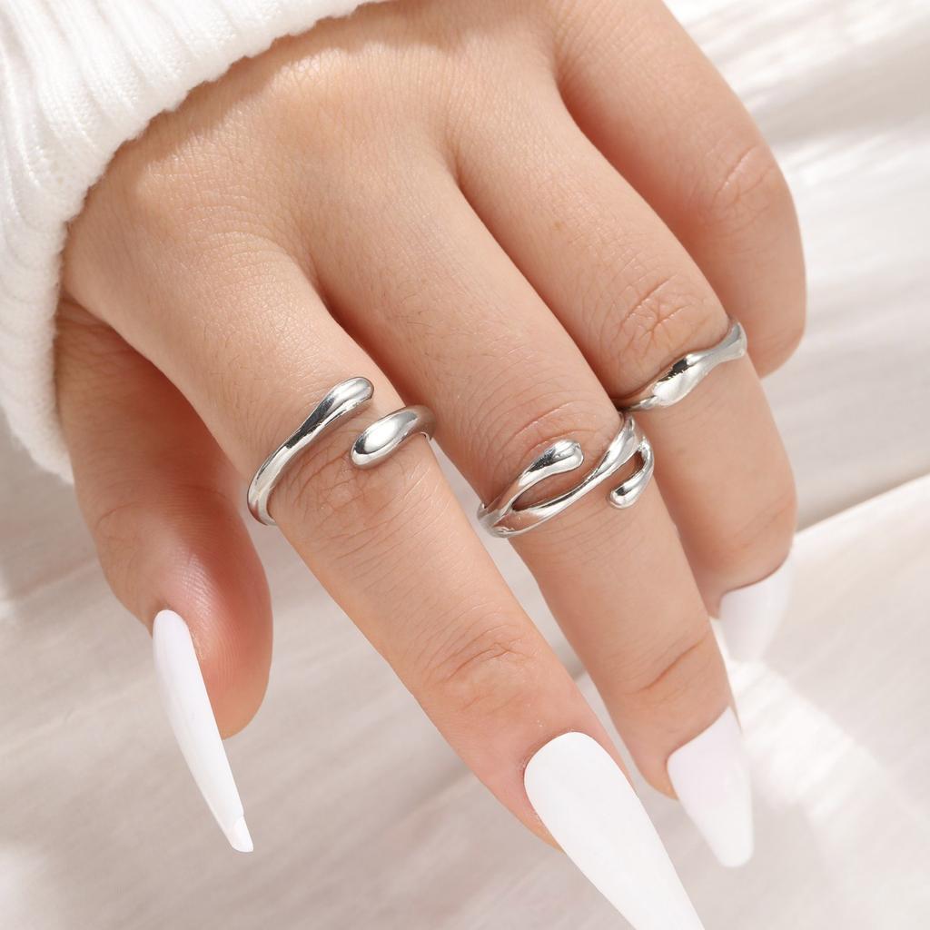 Contemporary 3 Pieces Textured Rings Collection Sophisticated Fashion Jewelry Accessory for Every Occasion Outfits
