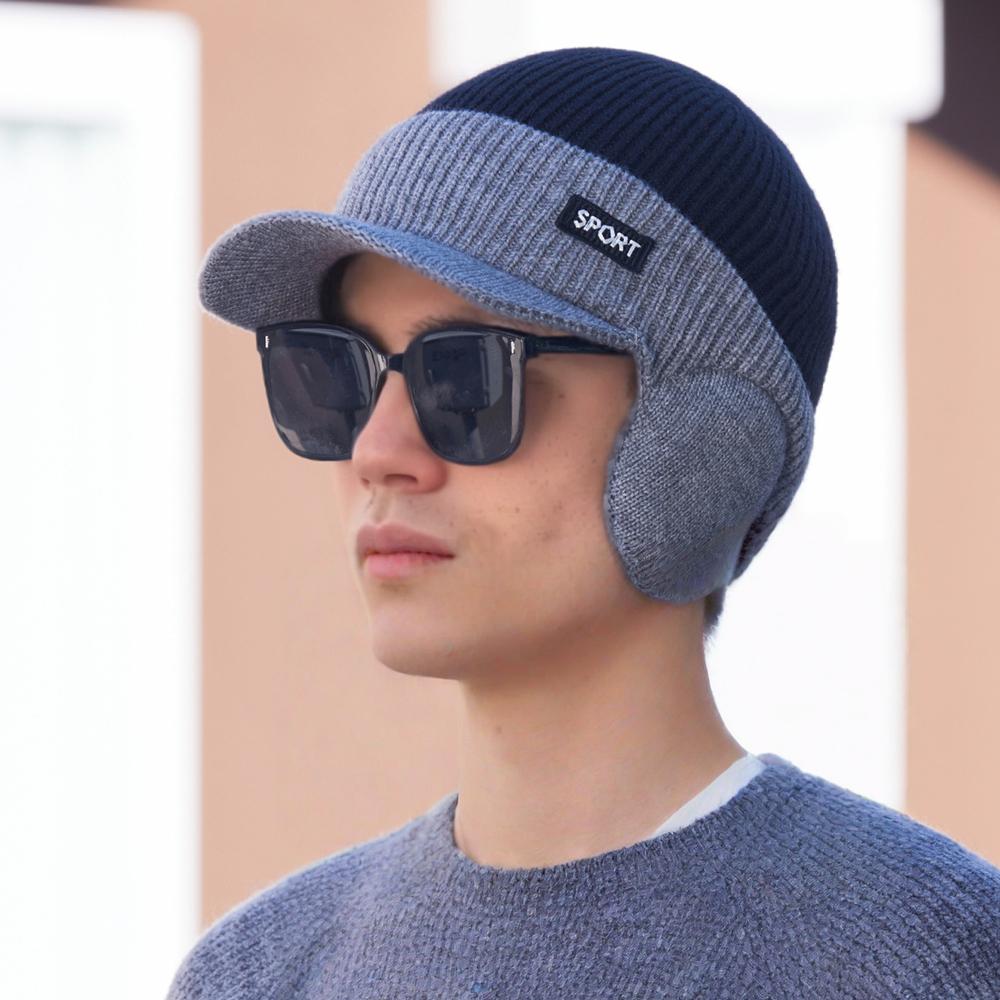 Ny Vintermössa Pälsfodrad Mössa Varm Öronlapp Brättkeps Stilfulla Hattar För Män Utomhus Förtjockad Skidsporter Stickad Mössa Varm Gåva