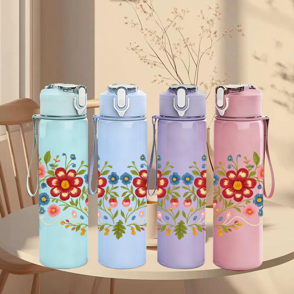 1PC Folk Floral Heart Garland 750ml Color Plastic Sports Water Bottle Leakproof Flip Straw Lid Suitable for Sports Office Home Use