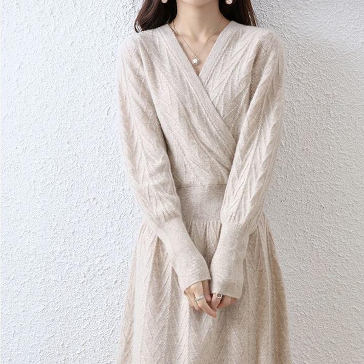 Long-sleeved Knitted Dress for Women's Autumn and Winter V-neck Pullover Long Sweater Dress Loose Long-sleeved Knitted Sweater